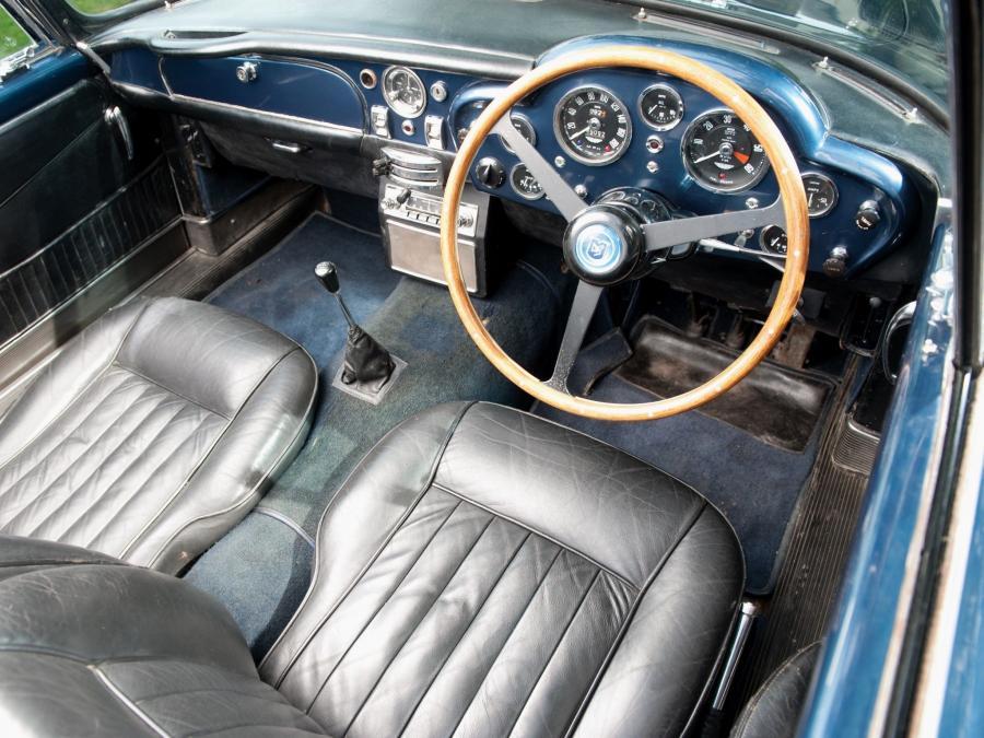 Интерьер Aston Martin DB5 Convertible 1963 года  (фото 21 из 37)